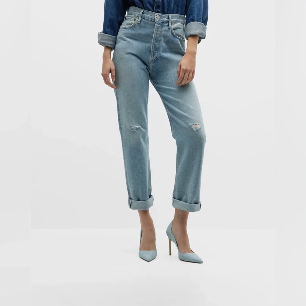 Stuart Weitzman Denim Scallop Pumps‎ Size 8B